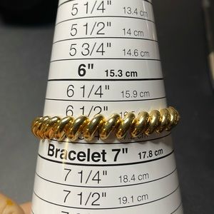 Vintage gold tone bracelet